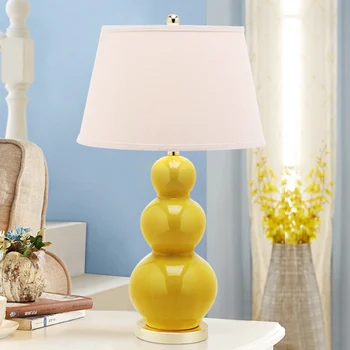 A Modern kerámia asztali lámpa Hálószoba éjjeli meleg egyszerű személyiség Tartrazin romantikus meleg fény nappali modell szoba lámpa